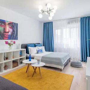 Cosy & Chic Studio Close By Victoria Square