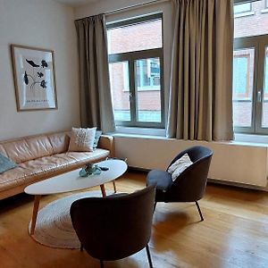Cosy & Modern Historical Cottage In Old Town - Leon 4P