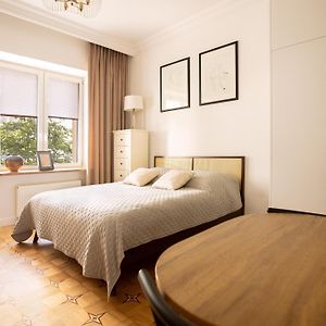 Komfortowy Apartament W Scislym Centrum Warszawy Comfortable Apartment In The Very Center Of Warsaw