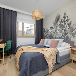 Nowoczesne Apartamenty Z Balkonem Kolejowa Nu Warszawa Wola By Noclegi Renters