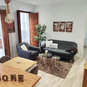 Apartamento 'Mini Jungle' En El Corazon De Cadiz