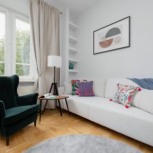 Elegant Filtry Apartment With Parking In Warsaw By Noclegi Renters