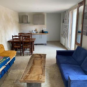 Appartement à 3 Chambres à Coucher