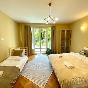 Appartement à 2 Chambres à Coucher