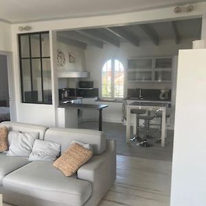 Appartement à 3 Chambres à Coucher