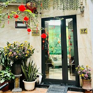 Flower Hostel