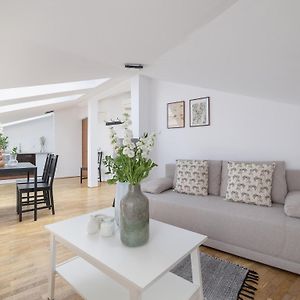 Studio Apartment With Ac - Dluga 65 Street