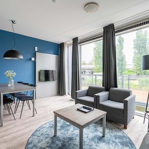 Appartement Grand à 2 Chambres à Coucher