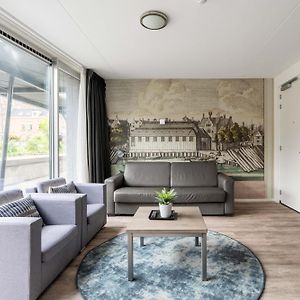 Appartement Grand à 2 Chambres à Coucher
