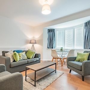 Glanville Road, Apartments