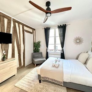 Comfortable Saint Germain Studio