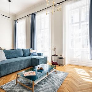 Styled Apartment Close To The River Danube.