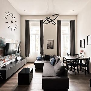 Contemporary Jindrisska Apartment