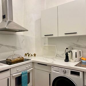 Click! Casa Lamartine Fabulous Ideal Location Walk To All!!!
