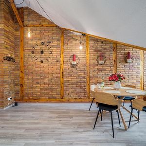 Acme Apartments