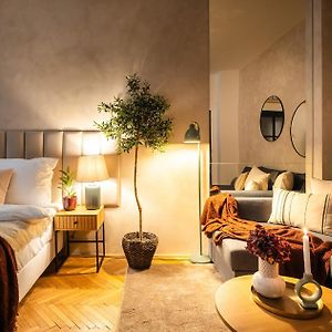 2Br 1,5Bath Chic City Suite Near Wenceslas Square