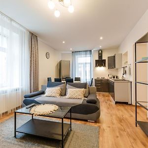 Appartement à 2 Chambres à Coucher