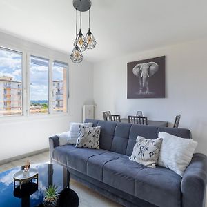 Appartement à 2 Chambres à Coucher