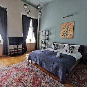 Astoria Downtown Apartment