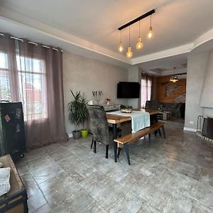 Appartement à 3 Chambres à Coucher