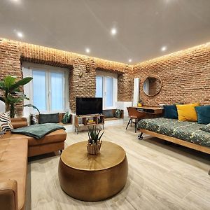 Appartement à 2 Chambres à Coucher