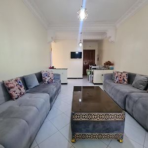 Appartement à 3 Chambres à Coucher