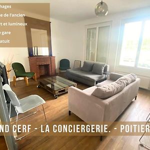 Appartement à 3 Chambres à Coucher