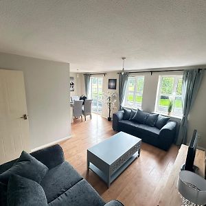 Appartement à 2 Chambres à Coucher