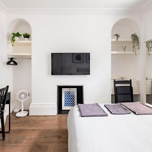 Suite à 2 Chambres à Coucher
