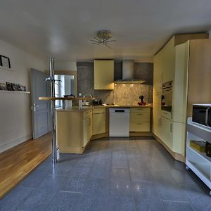 Appartement à 3 Chambres à Coucher