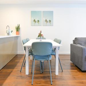 Sydney Cbd Modern 2 Bedroom Apartment
