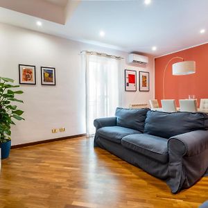 Appartement à 4 Chambres à Coucher