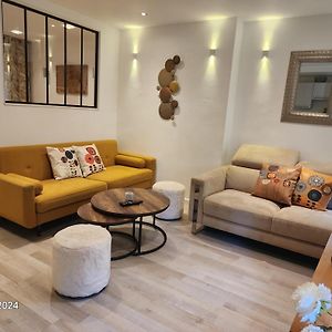 Appartement Cosy En Plein Centre Historique De Frejus