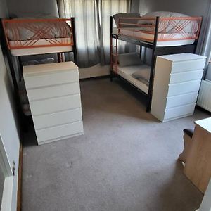Appartement à 2 Chambres à Coucher