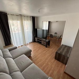 Appartement à 2 Chambres à Coucher