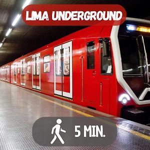 5' From Metro Lima, Design Studio