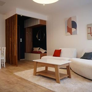Appartement à 2 Chambres à Coucher