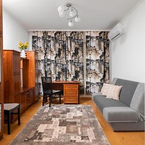 1Bd Flat With Desk On Russian Monument Square