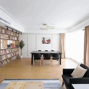 Suite à 3 Chambres à Coucher