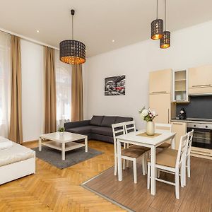 Real Apartments Révay