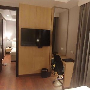 Suite à 2 Chambres à Coucher Lit Queen-Size