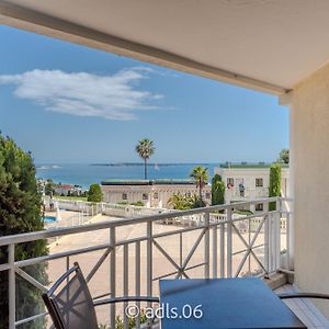 Studio Vue mer et Piscine Climatisation Wifi