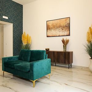 Napoli Station Rooms