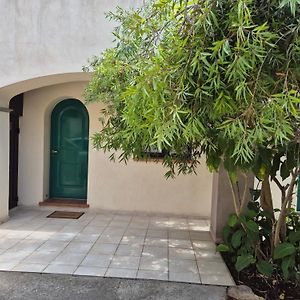 Joli Appartement Avec Terrasse A Moin 10 Minutes A Pieds De La Plage