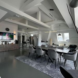 Appartement à 3 Chambres à Coucher