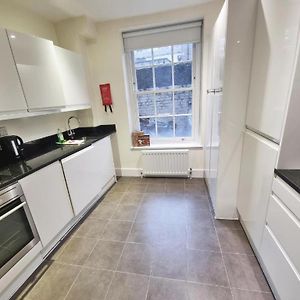 Heart Of London Apartment