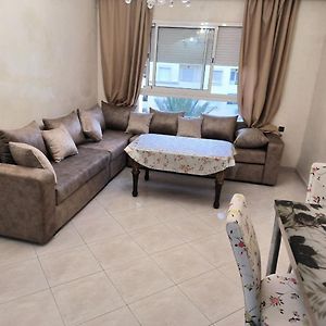 Appartement à 3 Chambres à Coucher