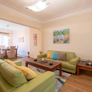 Top Pick! Central Spacious 2 Bedroom Apartment