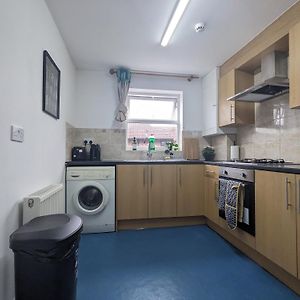 Room Near City Centre Private Bath Free Parking
