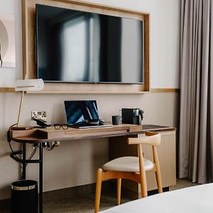 Chambre Accessible aux Personnes à Mobilité Réduite Standarde Lit King-Size